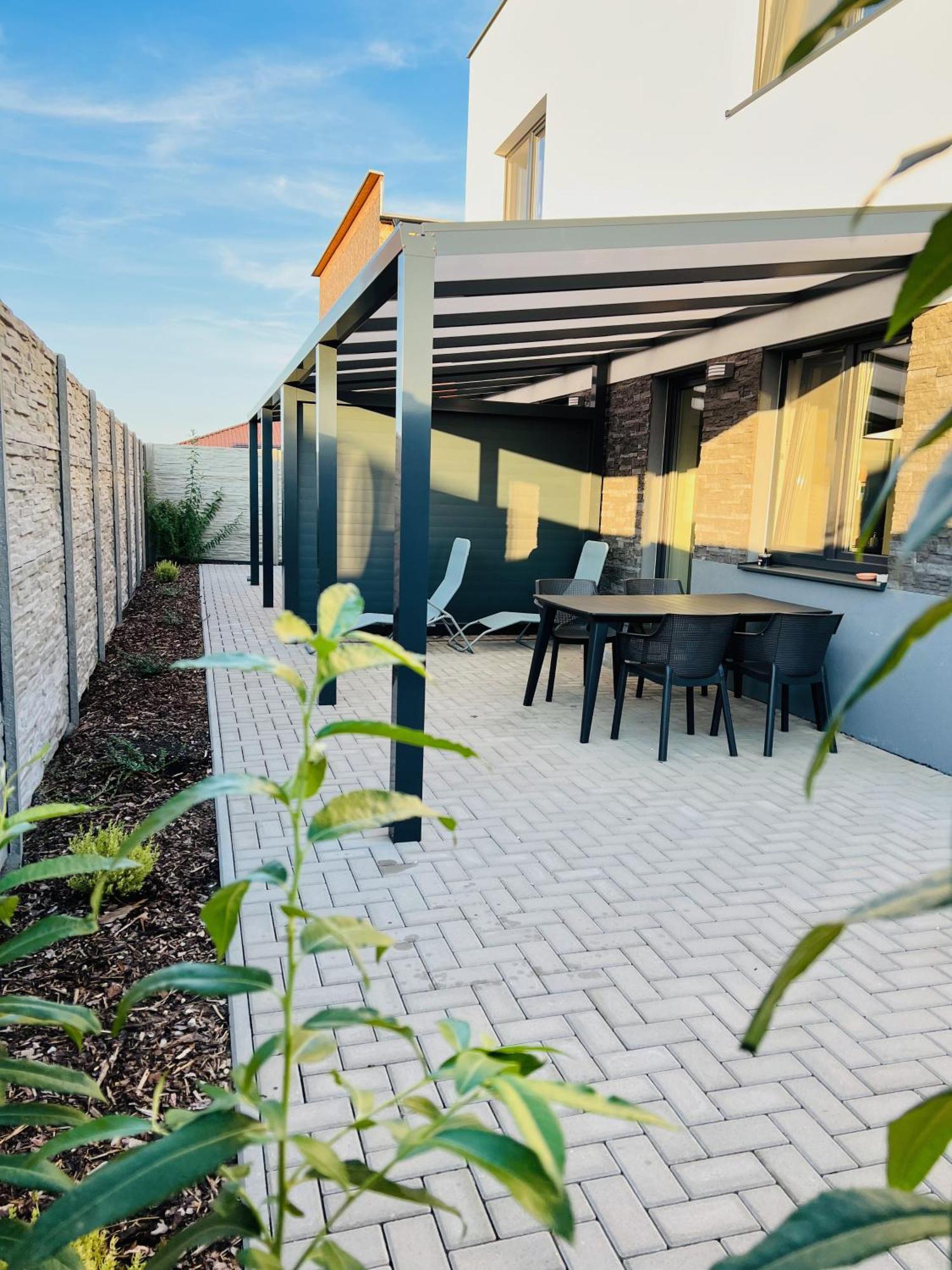 Apartmany Catalina Nesvady المظهر الخارجي الصورة